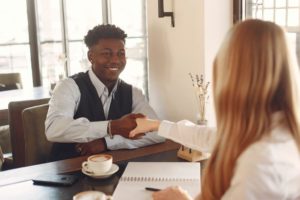 Focused on finding experienced candidates by Pexels
