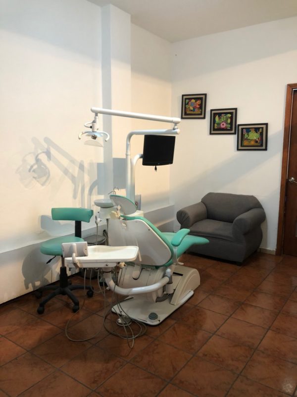 Source: Dale Hanstad, The Chair at Dental Panama in Mezcales (2021)