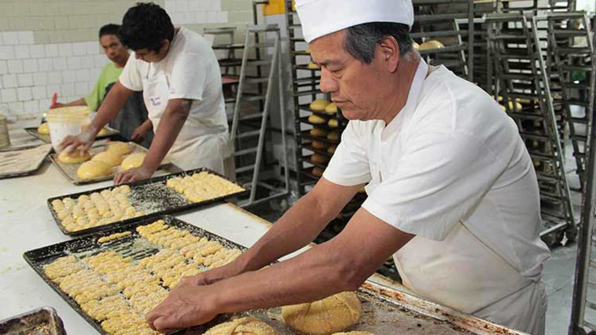 Mexican Bakeries Take the Cake